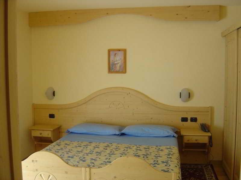 Hotel Valeria Лівіньо Екстер'єр фото