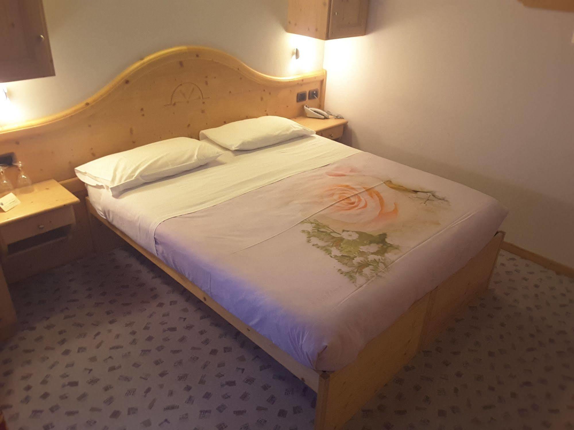 Hotel Valeria Лівіньо Екстер'єр фото