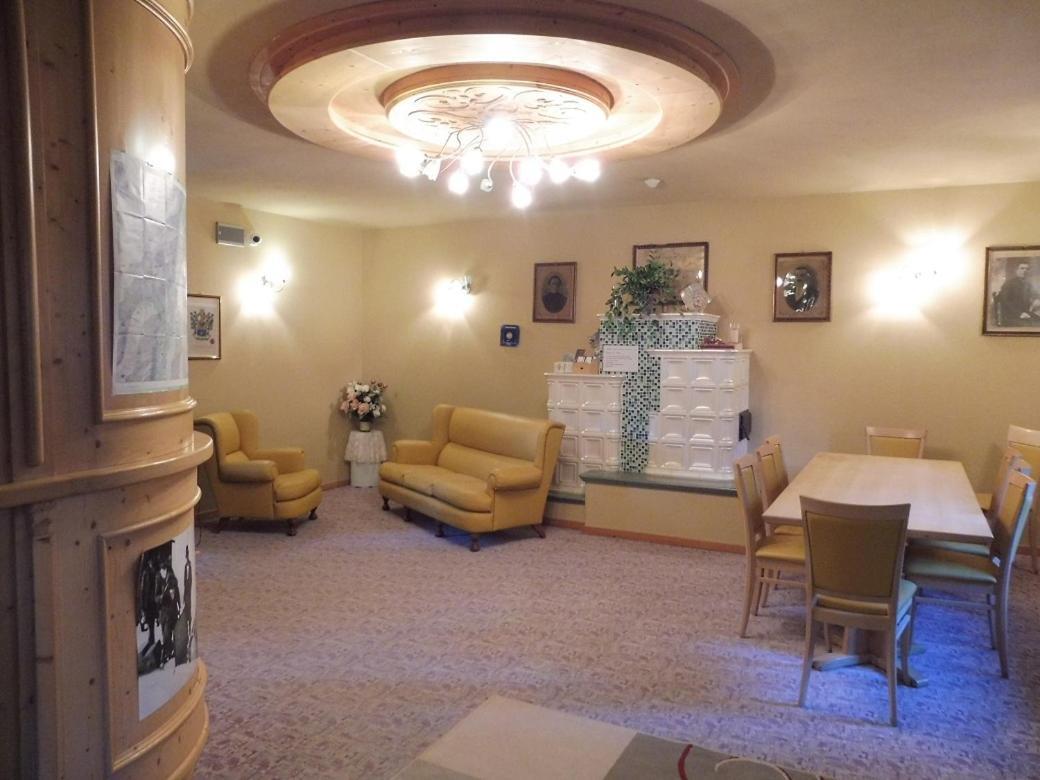 Hotel Valeria Лівіньо Екстер'єр фото